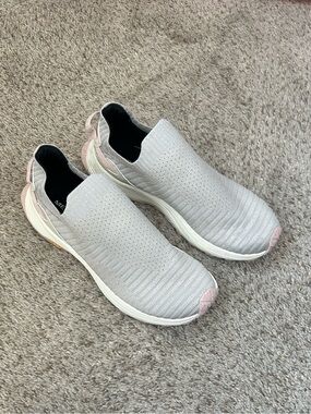Merrell Light Gray Knit Slip-On Sneakers with Blush Accents - Women